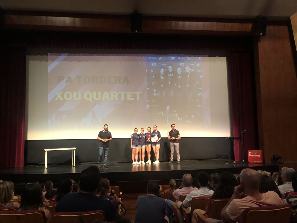 PA TORDERA RECIBE EL PREMIO AL MEJOR EQUIPO DE LA TEMPORADA DE TORDERA